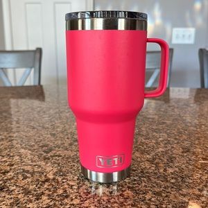 Yeti hot pink 30 oz cup